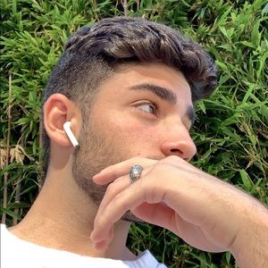 Meet your Posher, Jonathan